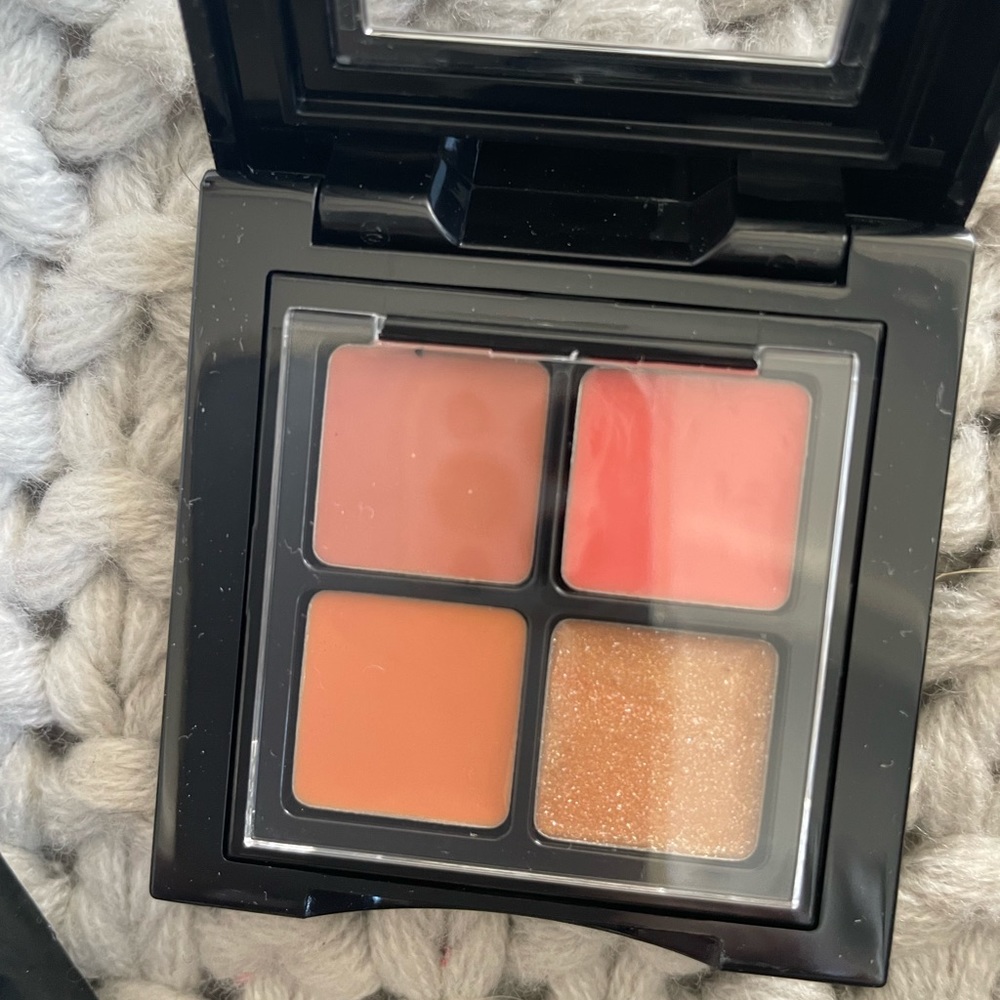 BOBBI BROWN Coral Lip Quad - NEW IN BOX